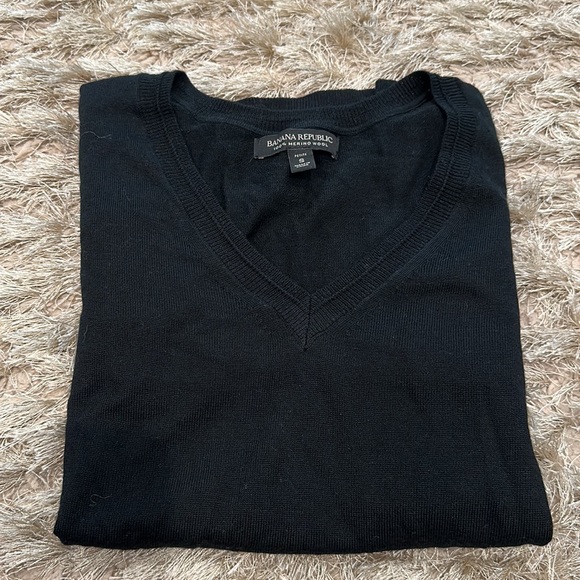 Banana Republic 100% Merino Wool Sweater - Picture 3 of 3
